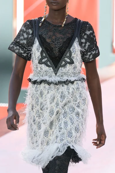 Look 53